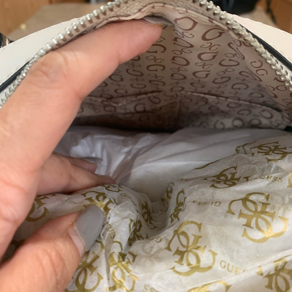NWT - GUESS Handbag - IVORYπ€π€π€ - Picture 6 of 9